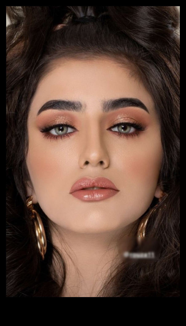 Multe fețe ale machiajului plin de farmec, de la clasic la plin de nervozitate 3 De la clasic la nervos: Versatilitatea stilurilor de machiaj glamour