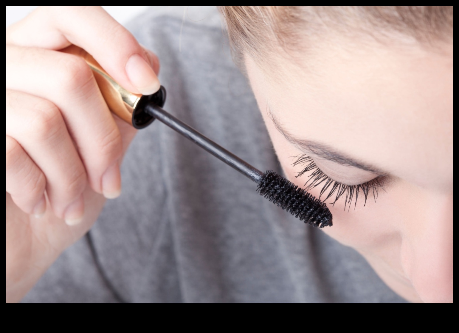 Rimel și evidențiere Un ghid pentru îmbunătățirea caracteristicilor dvs. cu precizie 3 Rimel și evidențiere: Îmbunătățiți-vă caracteristicile cu precizie