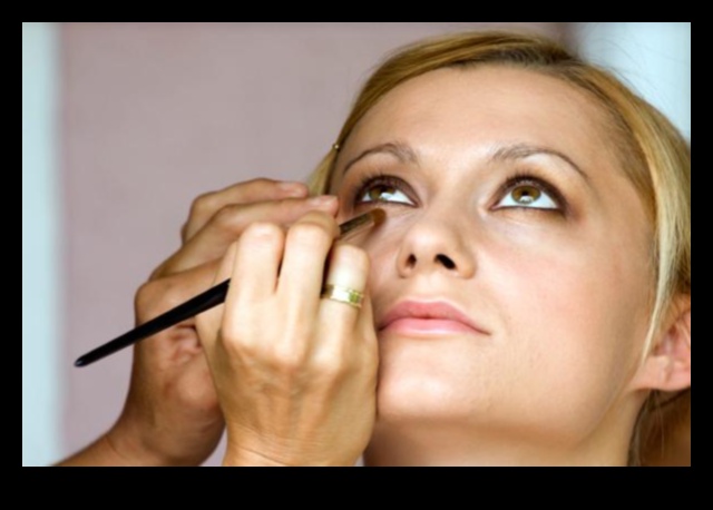 Ruj și disimulare: imperfecțiuni de camuflare pentru un aspect impecabil