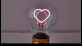 Romantism digital: Cadouri tehnice pentru cuplul conectat de Ziua Îndrăgostiților