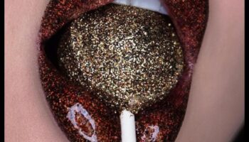 Glitter Glam: Adăugați strălucire buzelor dvs. cu creionurile de buze strălucitoare