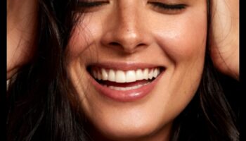 Este mai puțin mai mult? Explorând alura machiajului natural minimalist