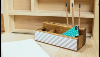 Crearea de organizatoare de birou din lemn: soluții de bricolaj pentru dezordinea spațiului de lucru